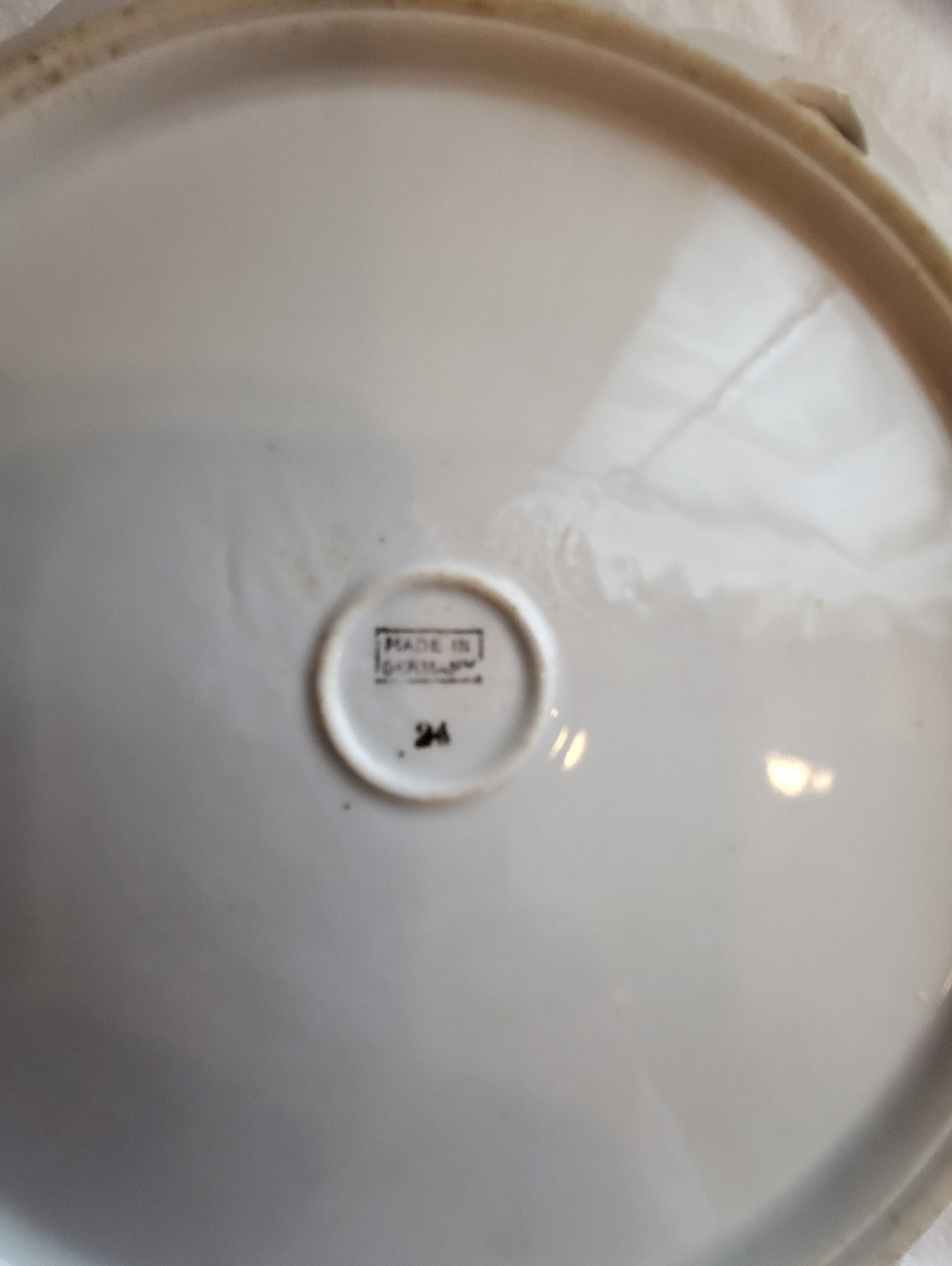 ANT. 1920s German Stamped Hand-Painted White Grapes 10 Inch Plate With Handles - Picture 2 of 13